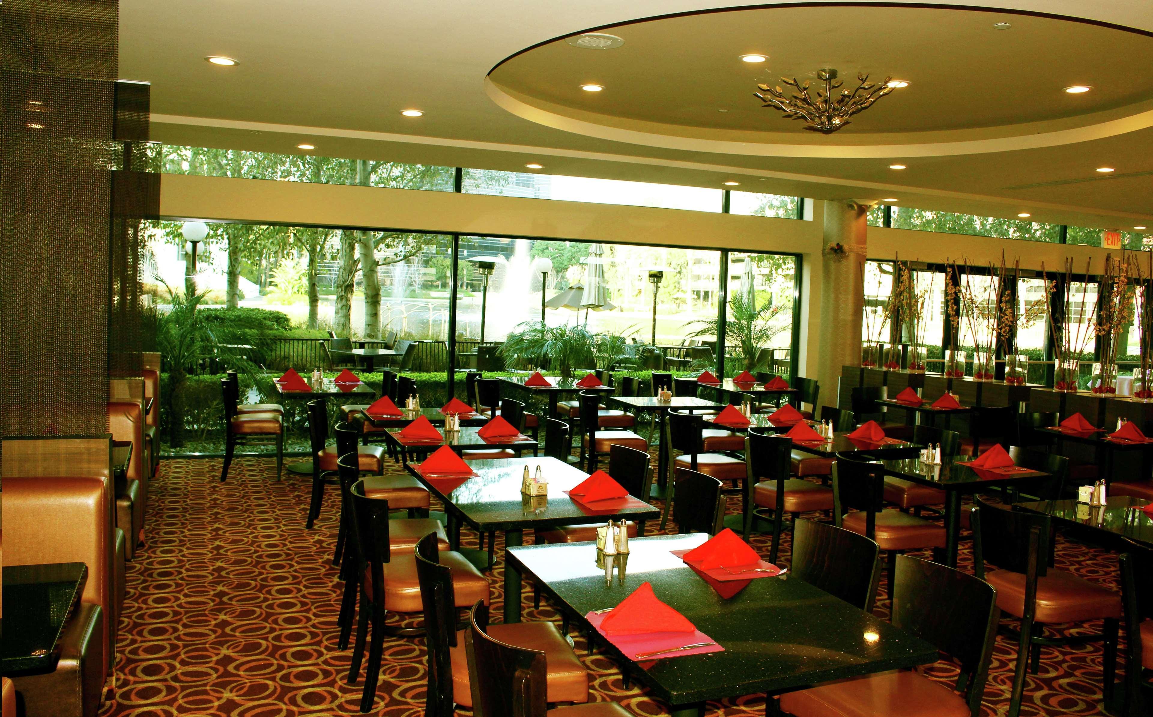 Hotel Doubletree By Hilton Orange County Airport à Santa Ana Extérieur photo