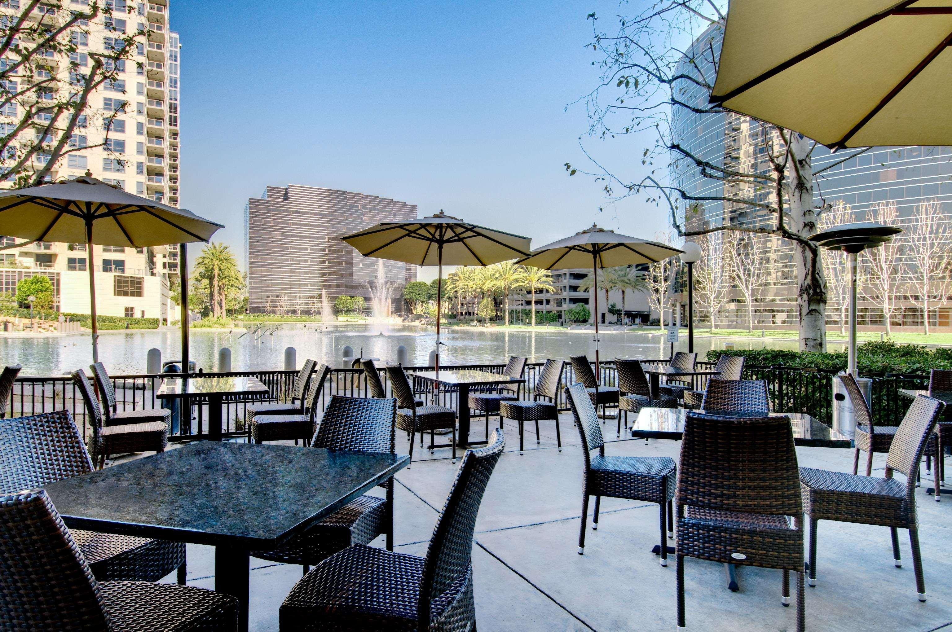 Hotel Doubletree By Hilton Orange County Airport à Santa Ana Extérieur photo