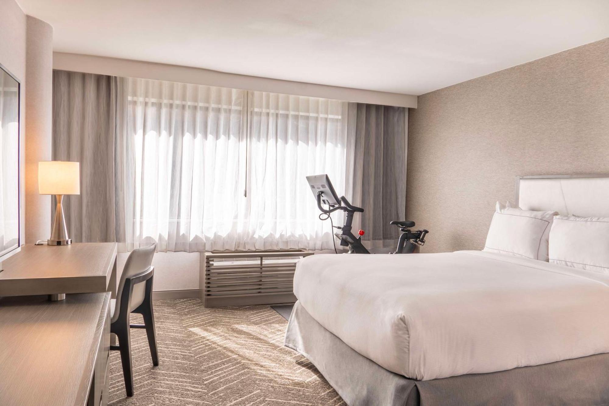 Hotel Doubletree By Hilton Orange County Airport à Santa Ana Extérieur photo