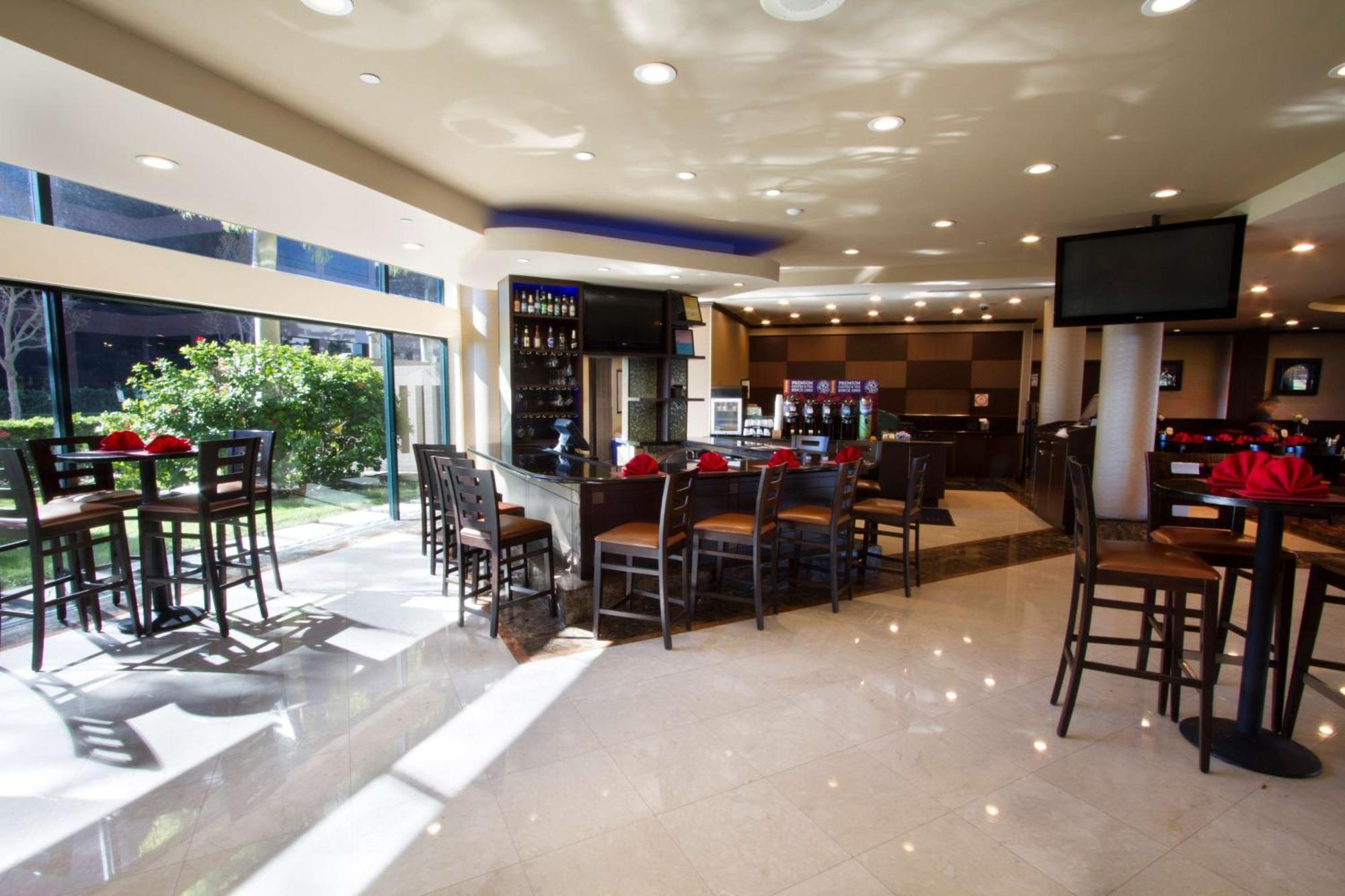 Hotel Doubletree By Hilton Orange County Airport à Santa Ana Extérieur photo