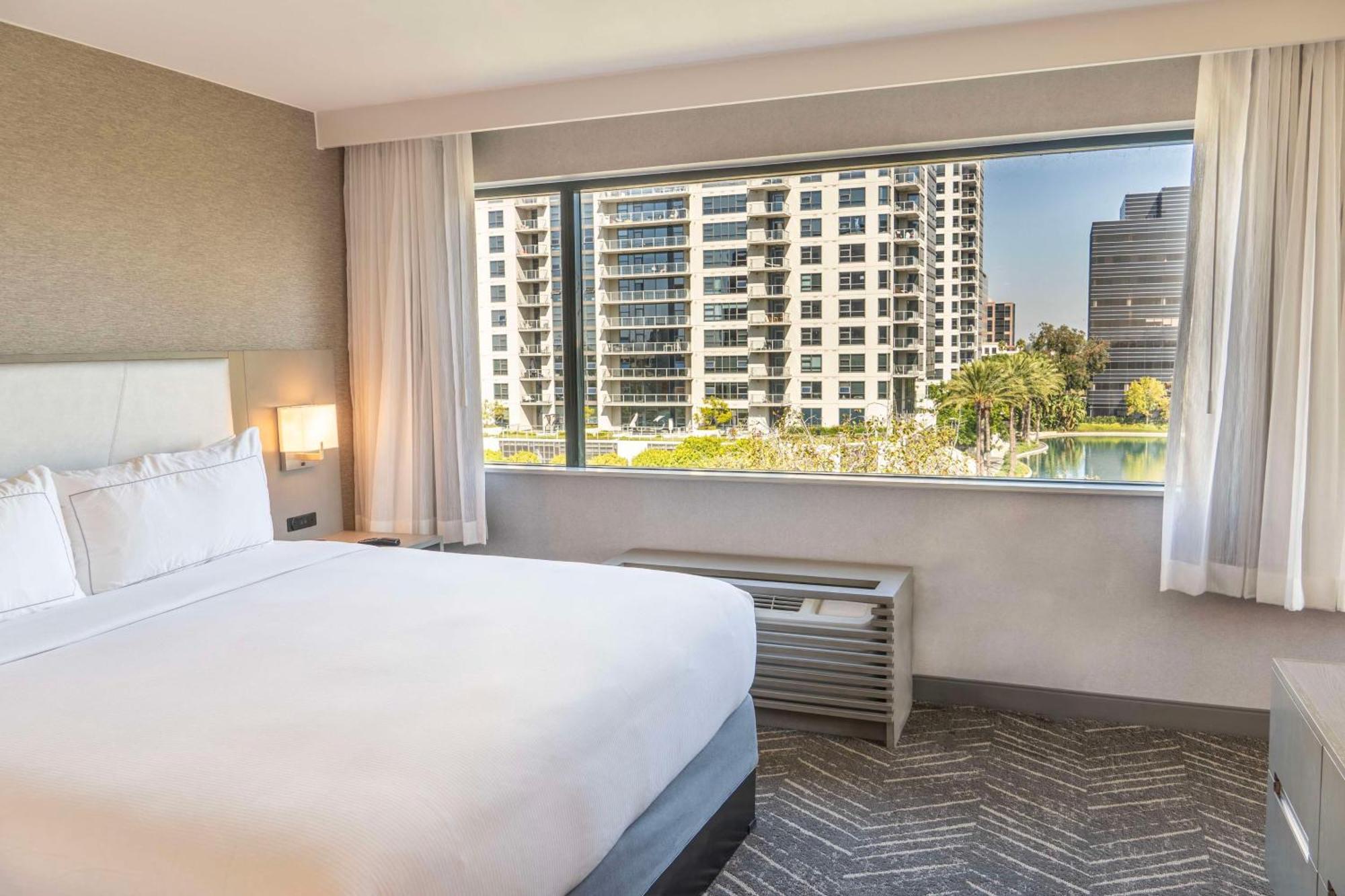 Hotel Doubletree By Hilton Orange County Airport à Santa Ana Extérieur photo