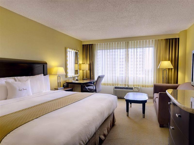 Hotel Doubletree By Hilton Orange County Airport à Santa Ana Extérieur photo